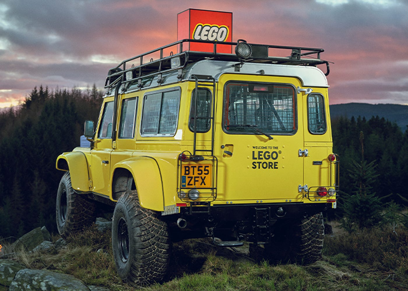 Le fameux Lego Store Land Rover
